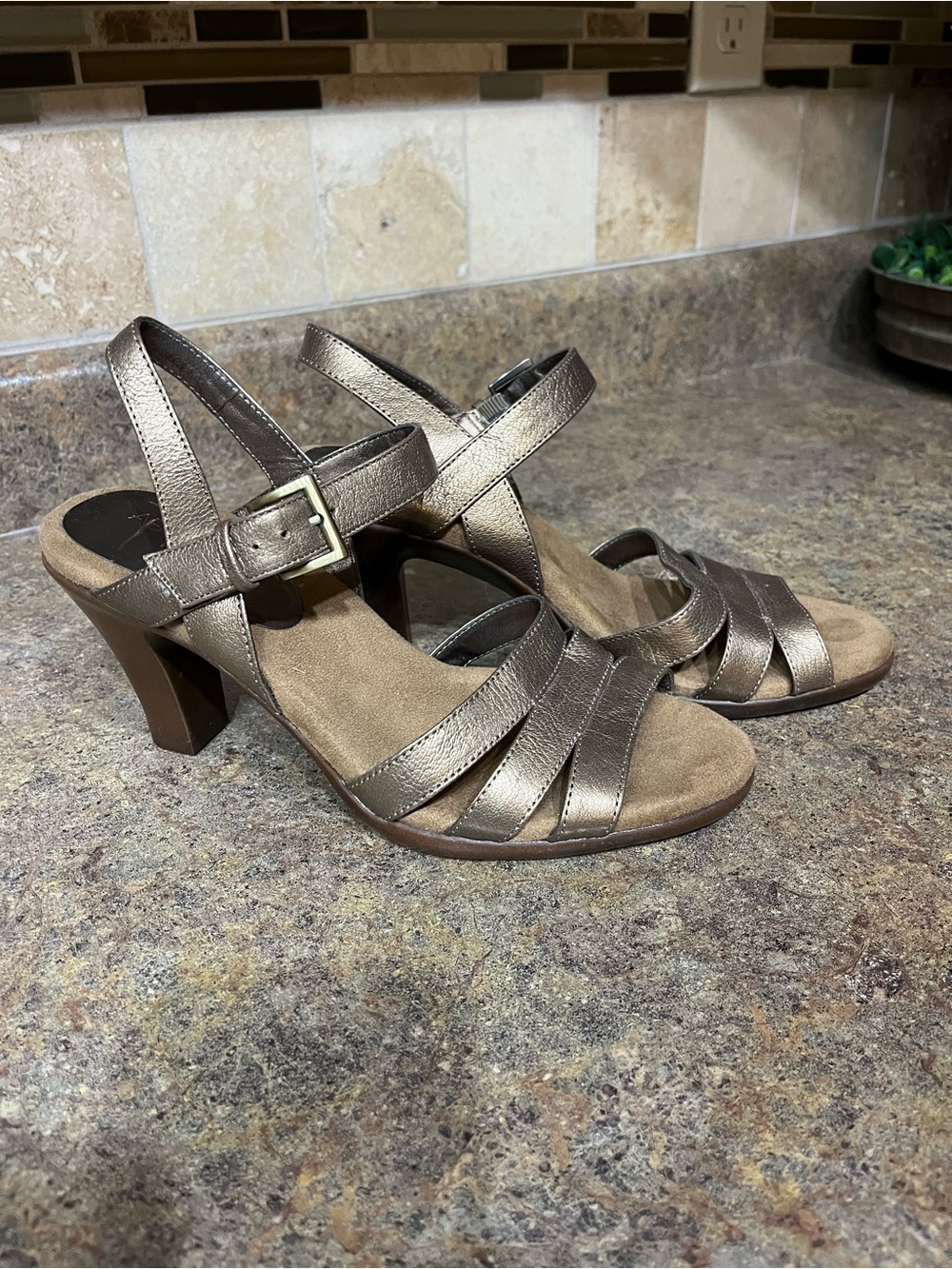 Aerosoles Metallic Bronze Strappy Heeled Sandals Ankle Strap Comfort Heels 8